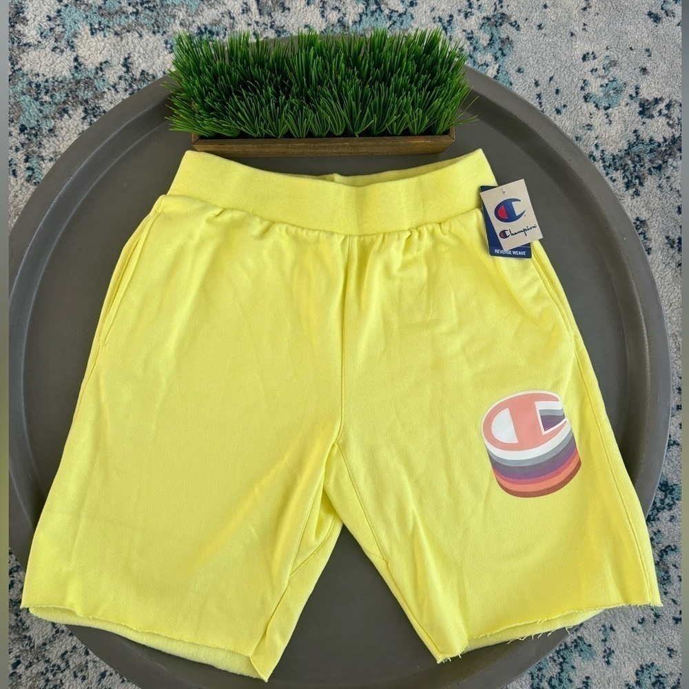 Champion Reverse Weave Shorts Yellow Color Mens Size Large
NWT